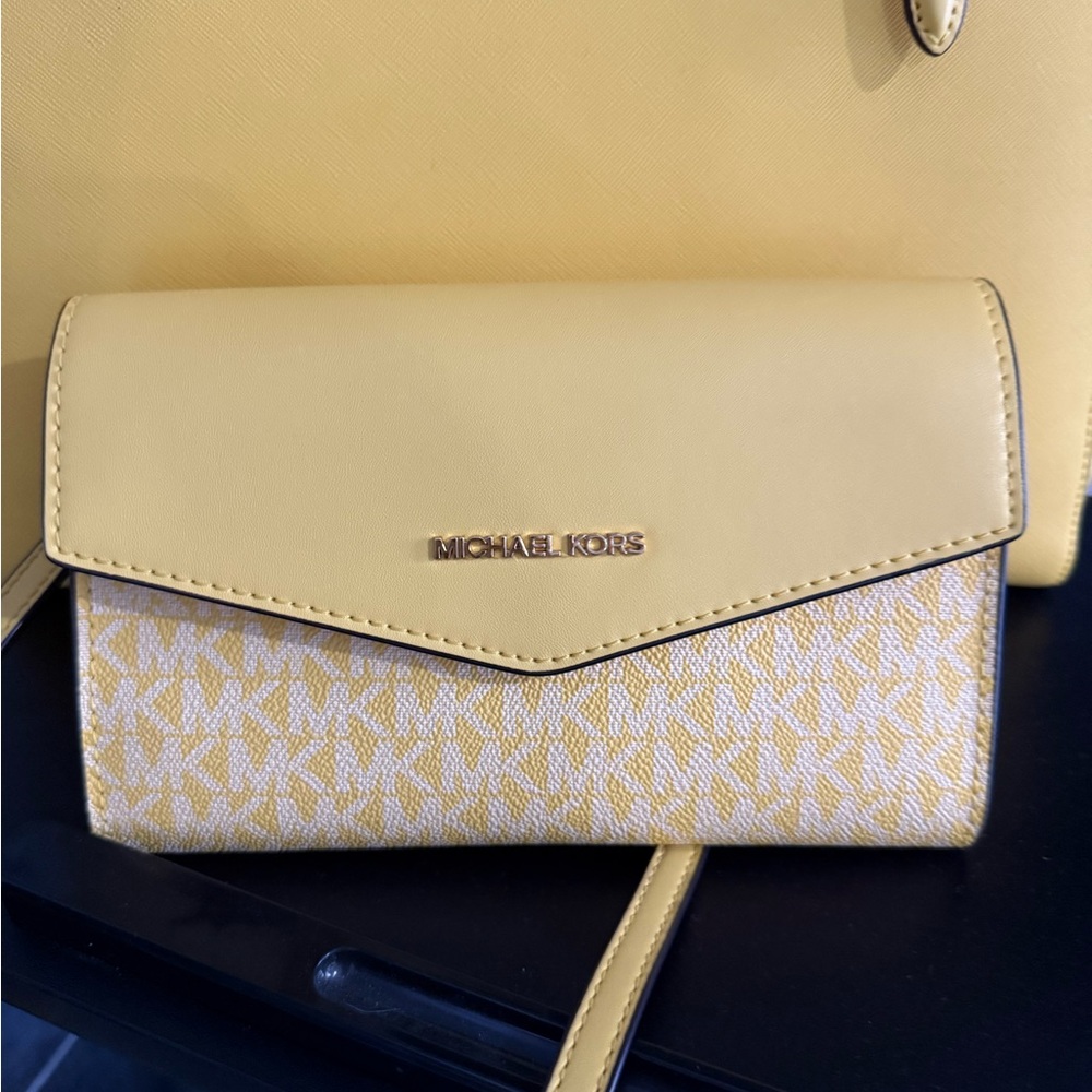 NWOT Michael Kors Sunny Yellow Tote and Wallet - Picture 2 of 11